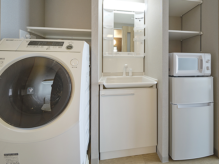 Room (washing machine, washstand, refrigerator, and microwave oven)